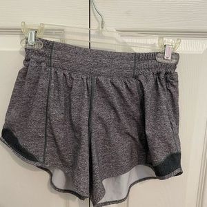 Lulu lemon grey hotty hots size 4